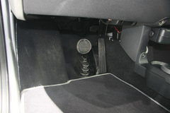 2011款 1.0L AMT 硬顶标准版