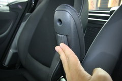 2011款 1.0L AMT 硬顶标准版