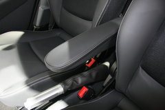 2011款 1.0L AMT 硬顶标准版