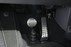 2011款 1.0L AMT 硬顶标准版