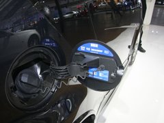 2011款 1.0L AMT 硬顶标准版