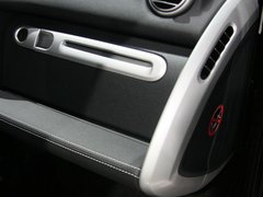 2011款 1.0L AMT 硬顶标准版
