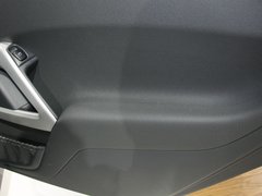 2011款 1.0L AMT 硬顶标准版