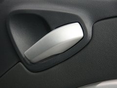 2011款 1.0L AMT 硬顶标准版