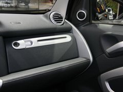 2011款 1.0L AMT 硬顶标准版