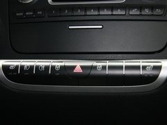2011款 1.0L AMT 硬顶标准版