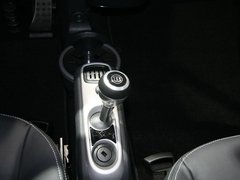 2011款 1.0L AMT 硬顶标准版