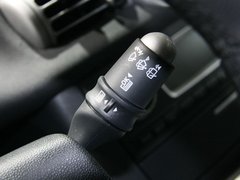 2011款 1.0L AMT 硬顶标准版