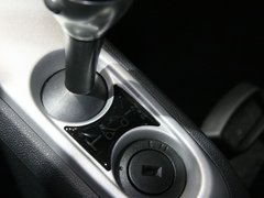 2011款 1.0L AMT 硬顶标准版