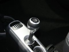 2011款 1.0L AMT 硬顶标准版