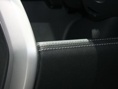 2011款 1.0L AMT 硬顶标准版