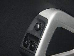 2011款 1.0L AMT 硬顶标准版