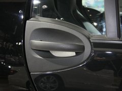 2011款 1.0L AMT 硬顶标准版
