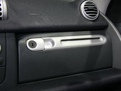 2011款 1.0L AMT 硬顶标准版