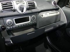2011款 1.0L AMT 硬顶标准版