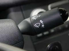2011款 1.0L AMT 硬顶标准版
