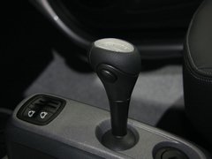 2011款 1.0L AMT 硬顶标准版