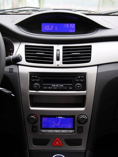 2011款 1.6L 自动 尊雅型