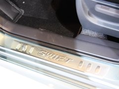 2011款 1.3L 自动 时尚版