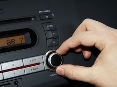 2011款 1.3L 自动 时尚版