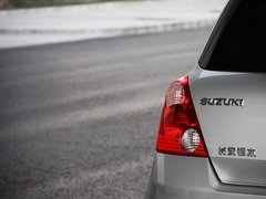 2011款 1.3L 自动 时尚版