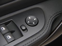 2011款 120i 2.0L 双门轿跑车