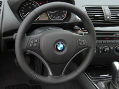 2011款 120i 2.0L 双门轿跑车