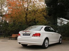 2011款 120i 2.0L 双门轿跑车