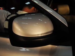 2012款 2.4L 手动 汽油两驱超豪华版 5座