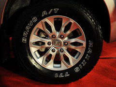 2012款 2.4L 手动 汽油两驱超豪华版 5座