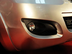 2012款 2.4L 手动 汽油两驱超豪华版 5座