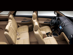 2012款 2.4L 手动 汽油两驱超豪华版 5座