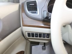 2011款 2.5L 领先版