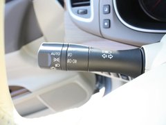 2011款 2.5L 领先版