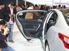 2011款 2.0 CVT 豪华导航版