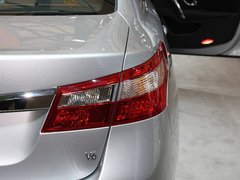 2011款 2.0 CVT 豪华导航版
