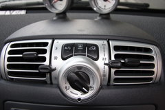 2010款 1.0L AMT 硬顶 基本版