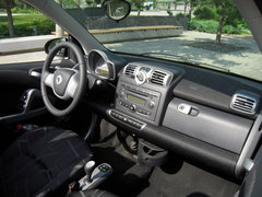 2010款 1.0L AMT 硬顶 基本版