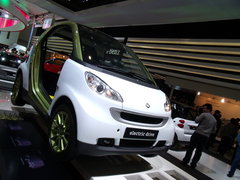 2010款 1.0L AMT 硬顶 基本版