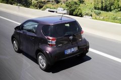 2010款 1.0L AMT 硬顶 基本版