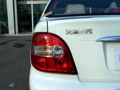 2005款 TJ7111B-XS 1.1 MT 三缸两厢