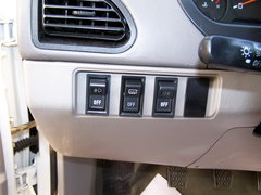 2005款 TJ7111B-XS 1.1 MT 三缸两厢