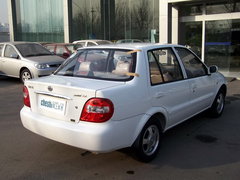 2005款 TJ7111B-XS 1.1 MT 三缸两厢