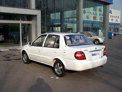 2005款 TJ7111B-XS 1.1 MT 三缸两厢