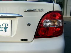 2005款 TJ7111B-XS 1.1 MT 三缸两厢