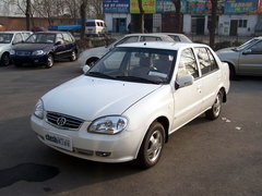 2005款 TJ7111B-XS 1.1 MT 三缸两厢