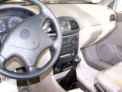2005款 TJ7111B-XS 1.1 MT 三缸两厢