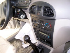 2005款 TJ7111B-XS 1.1 MT 三缸两厢