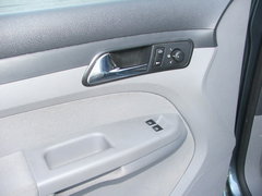2005款 1.6L 手动 舒适型 七座