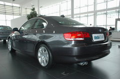 2008款 330i 3.0L 双门轿跑车